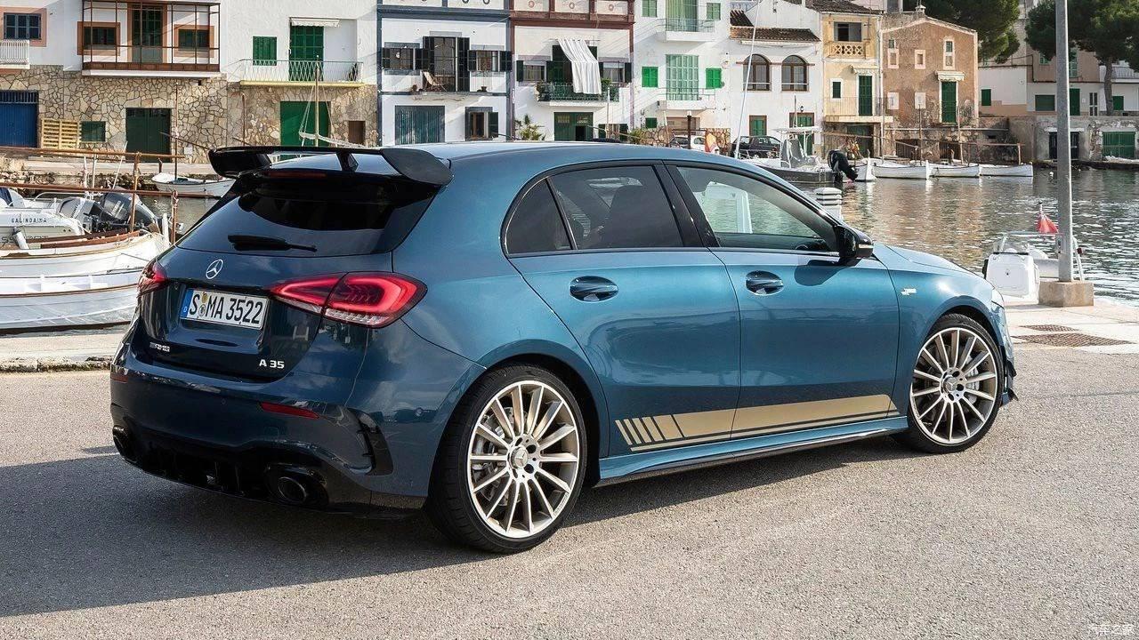 最大功率306ps奔驰amga35两厢版售39984298万