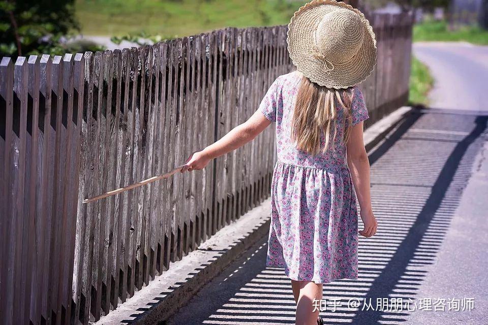 “我家孩子很听话,却抑郁了”:真正好的父母,会鼓励孩子做自己 - 知乎