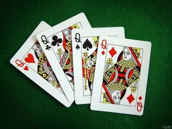 手拿三个k的扑克图片图片