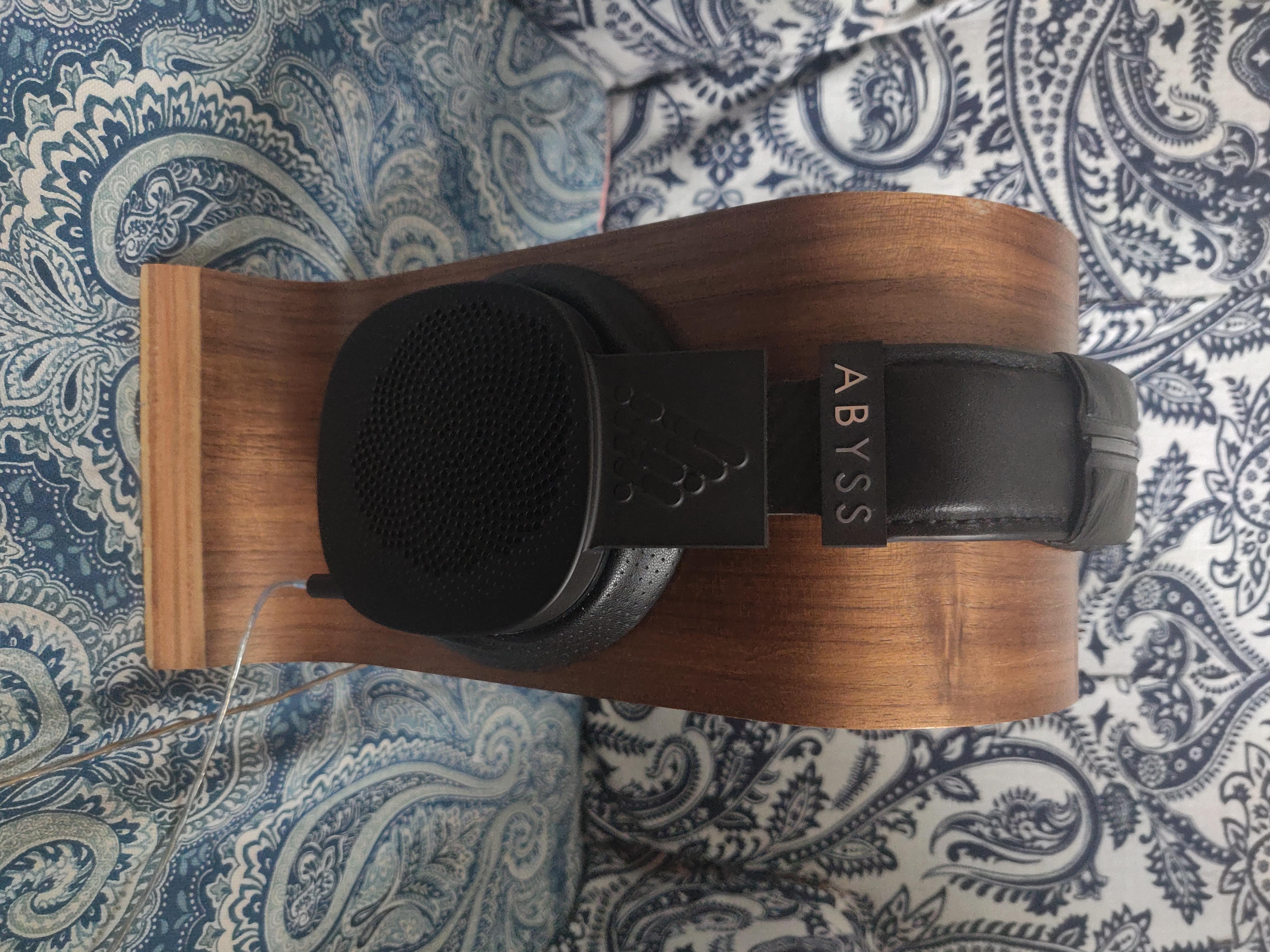 小枕评测听两万元的耳机是什么体验abyssdianav2个人听感