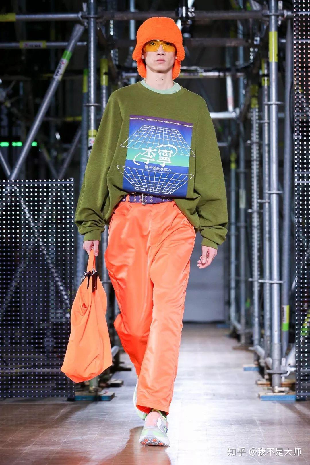 李宁新一季巴黎男装秀请来成龙穿潮服t台走秀功夫系列再次点燃国潮