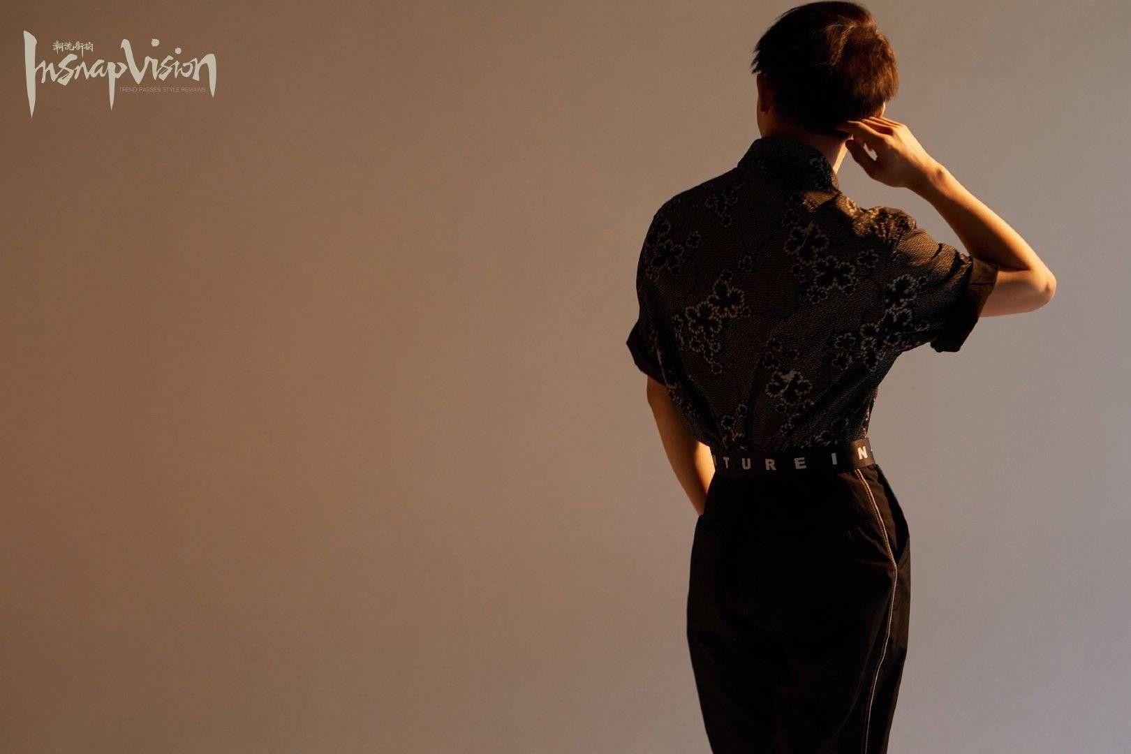 有周深的壁纸吗