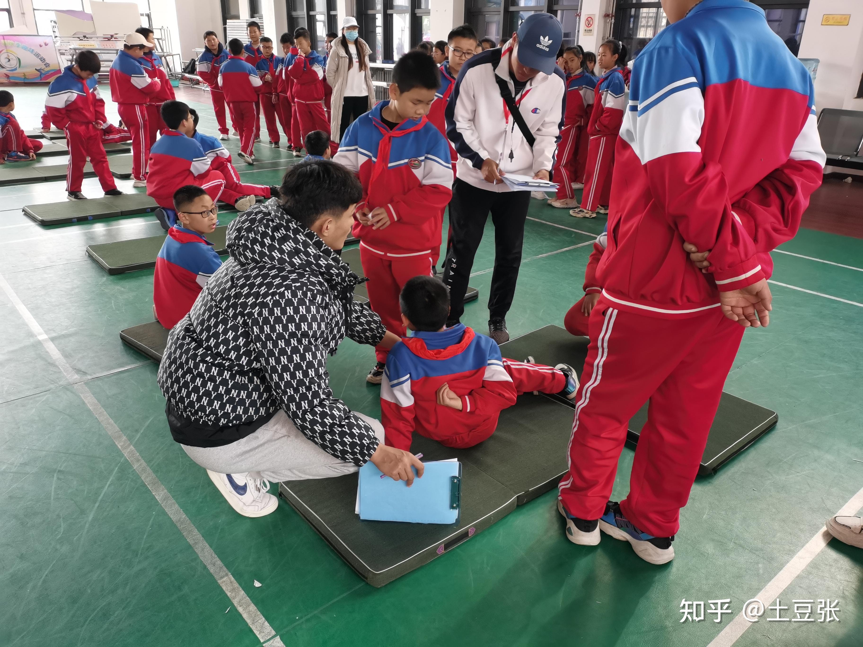 热身操教学目标_体育教案热身操模板_体操热身运动教案