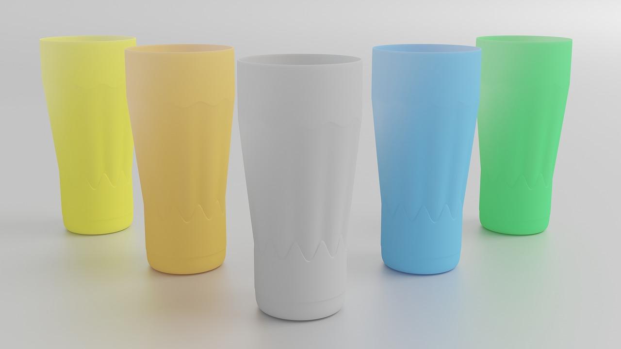 2. 塑料隔断用玻璃