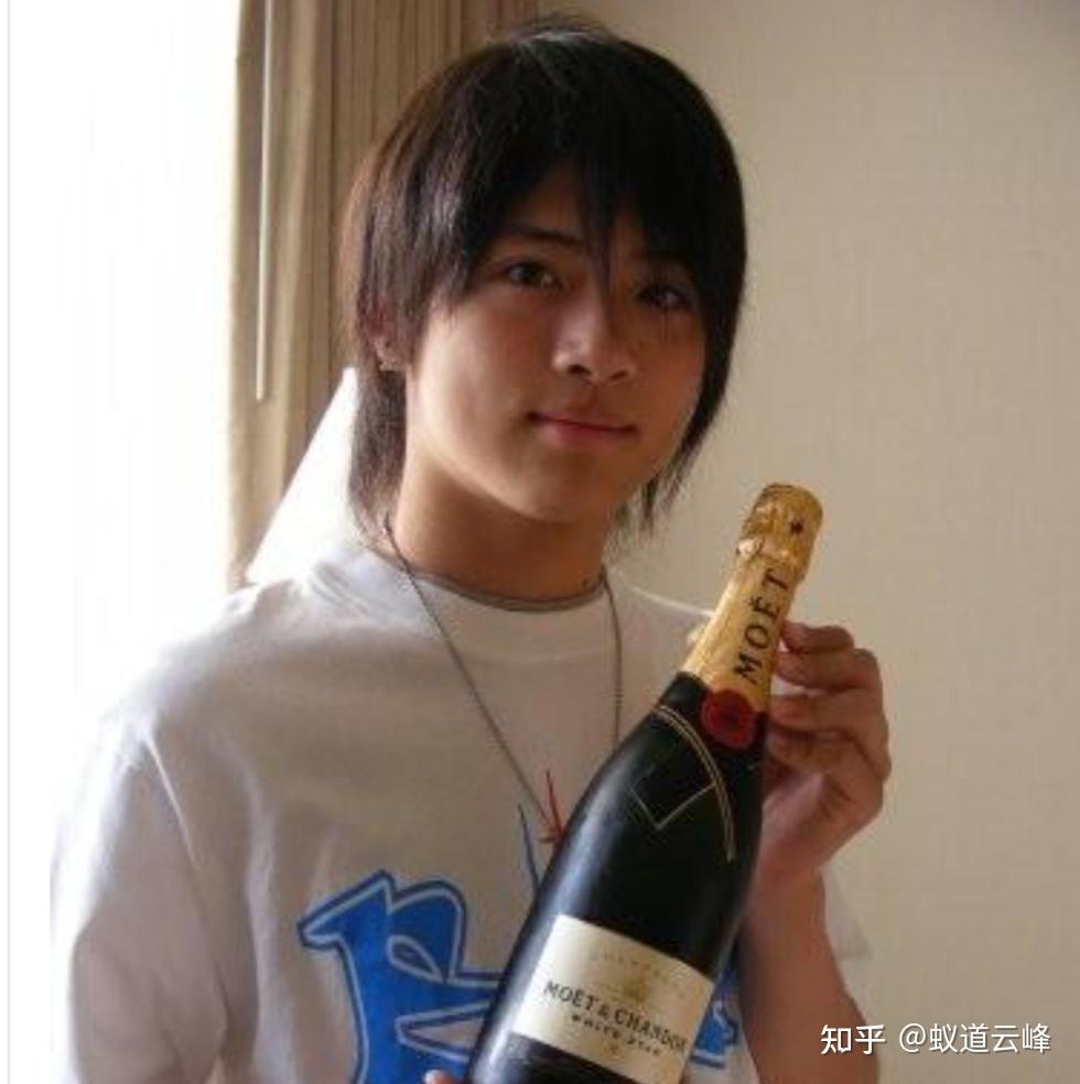 谈谈力丸的父母与小时候的趣事