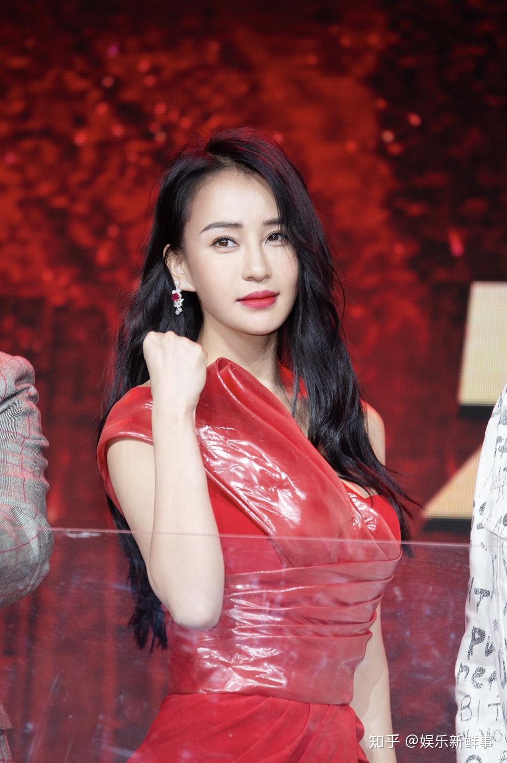 成龙杨洋新片急先锋发布会母其弥雅格斗术飒翻全场