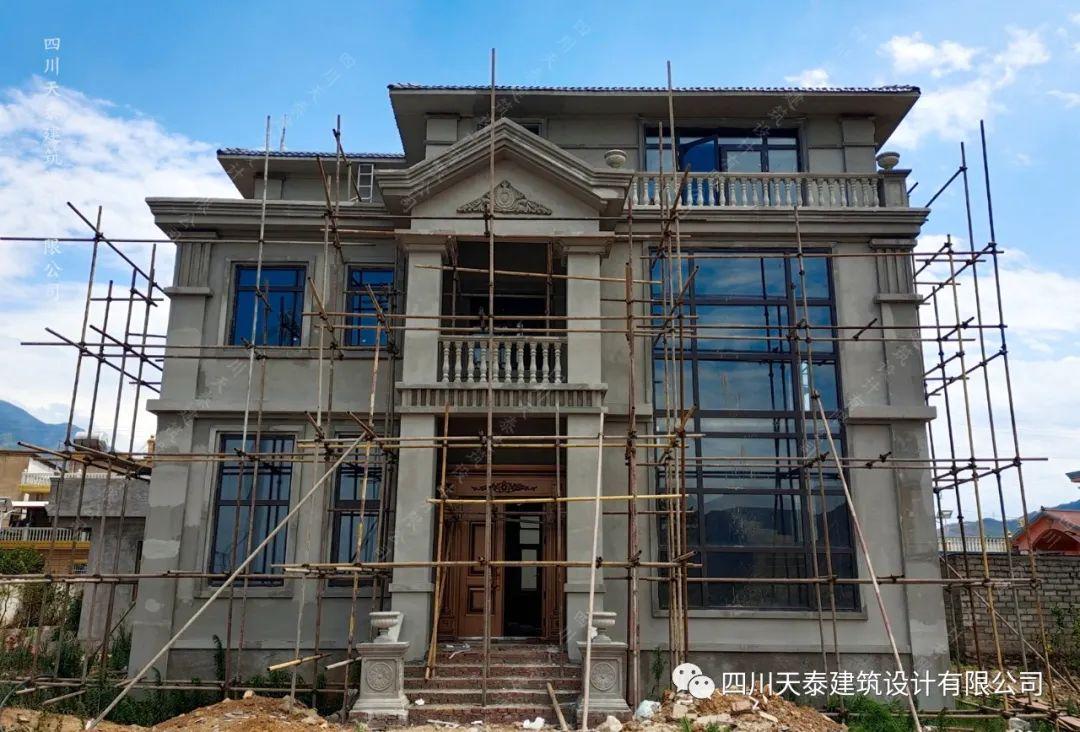 凉山西昌三层藏式风格简欧别墅完工实景西昌施工队建乡村别墅图