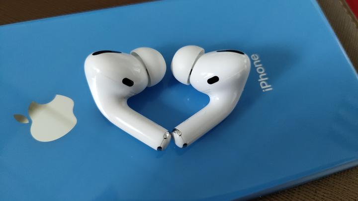 AirPods Pro 2代、1代海外版与国行版的区别。 1300元买到AirPods Pro 1