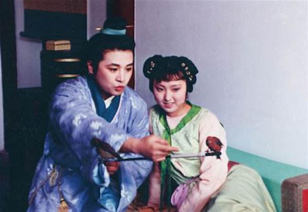 龄官:出场惊艳结局成谜的红楼戏子 - 知乎