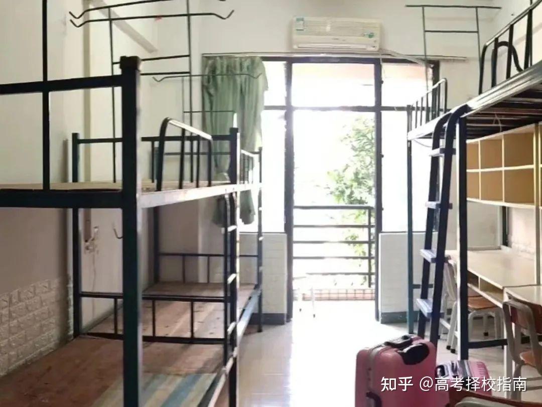 公办广东轻工职业技术学院2023年录取分数学校环境宿舍介绍