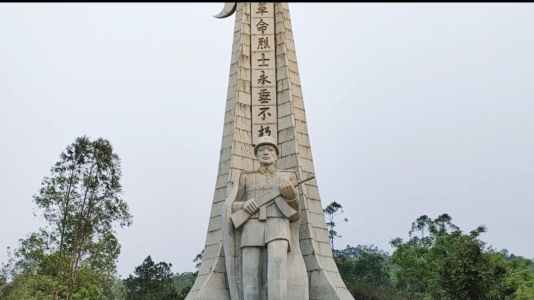 清明前夕 到防城城北烈士陵园上香 致敬我们最敬爱的人