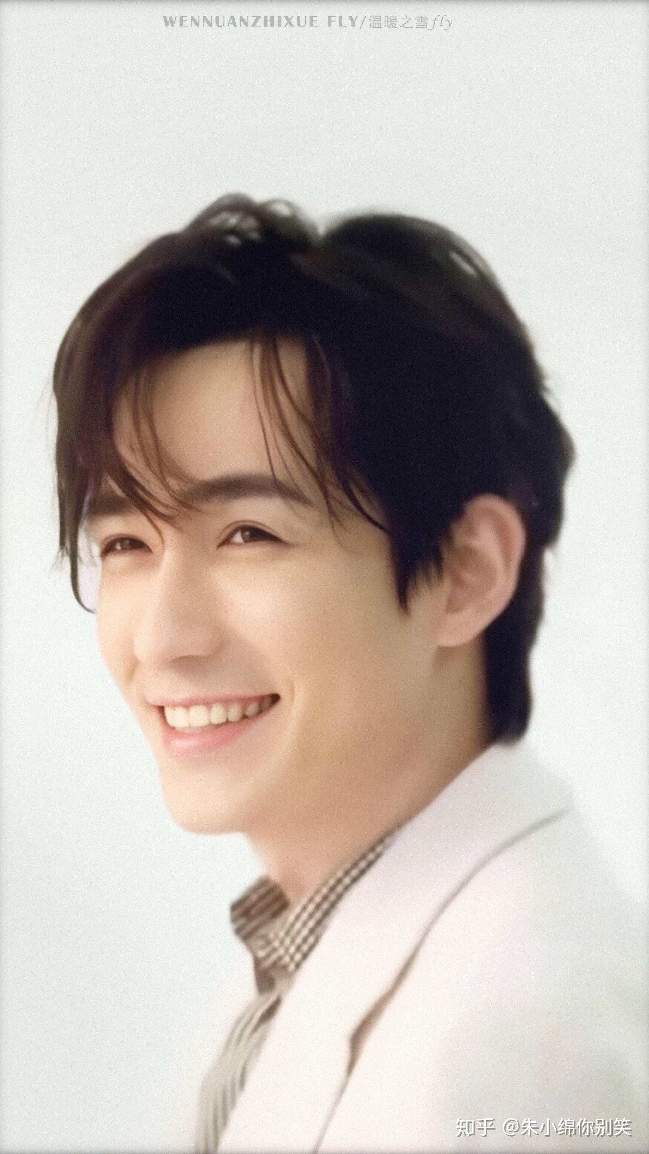 有没有人可以分享一下朱一龙笑起来的图片