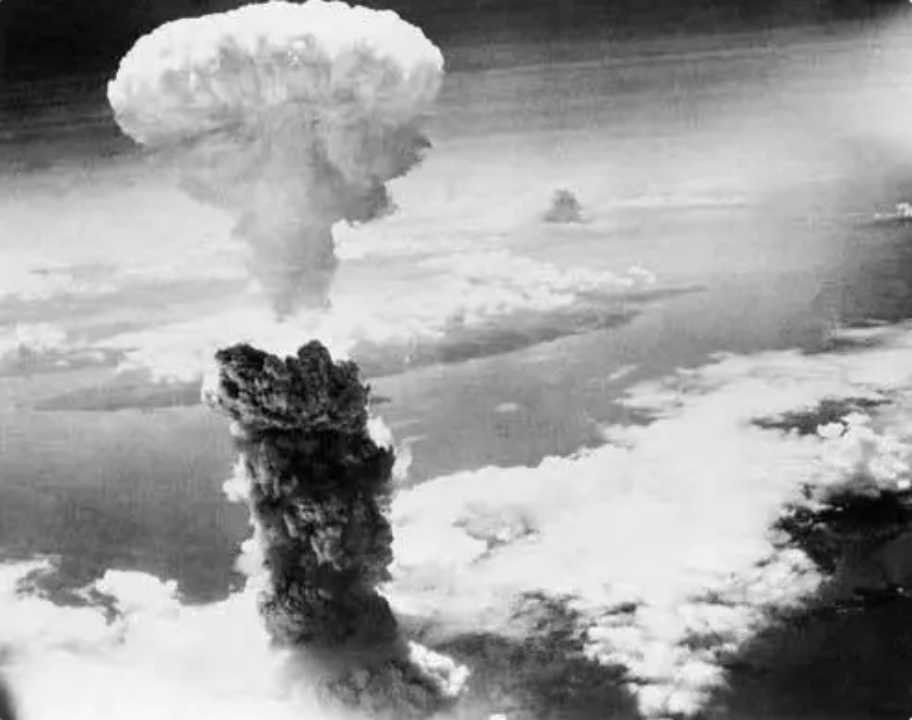 1945 年 8 月 6 日