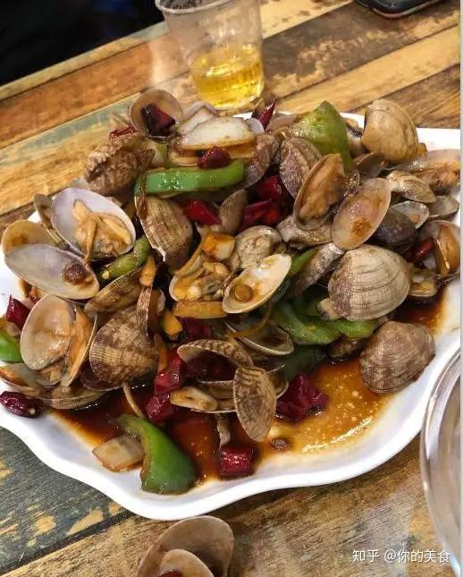 6767三胖鸡肉串人均:77元地址:大丰路陆家嘴购物中心5楼一个装修