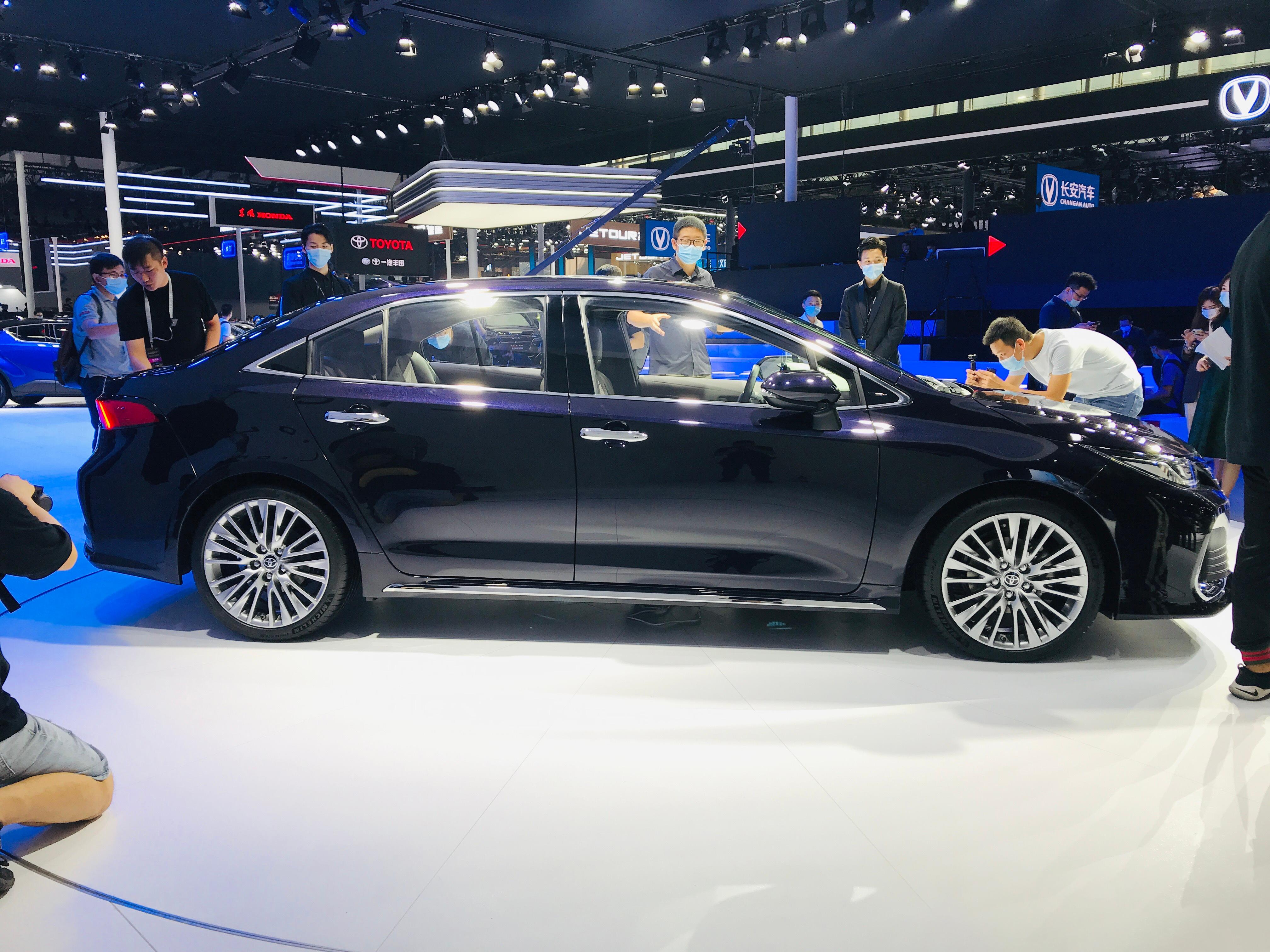 一汽丰田allion亮相车展定位a级搭20l引擎对标大众速腾