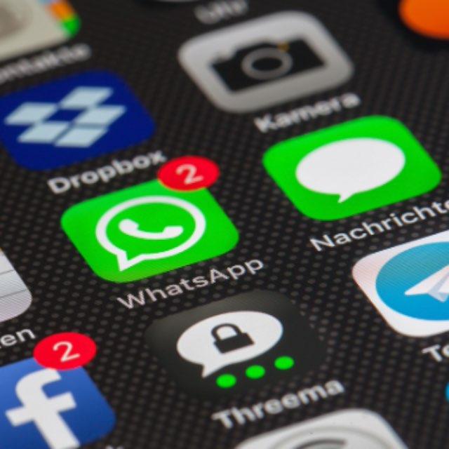 知乎日报 - 每天 3 次,每次 7 分钟