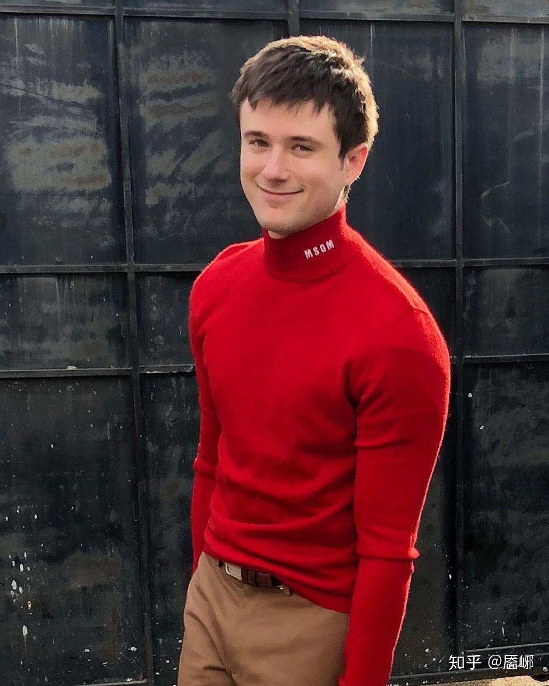 如何评价歌手alecbenjamin