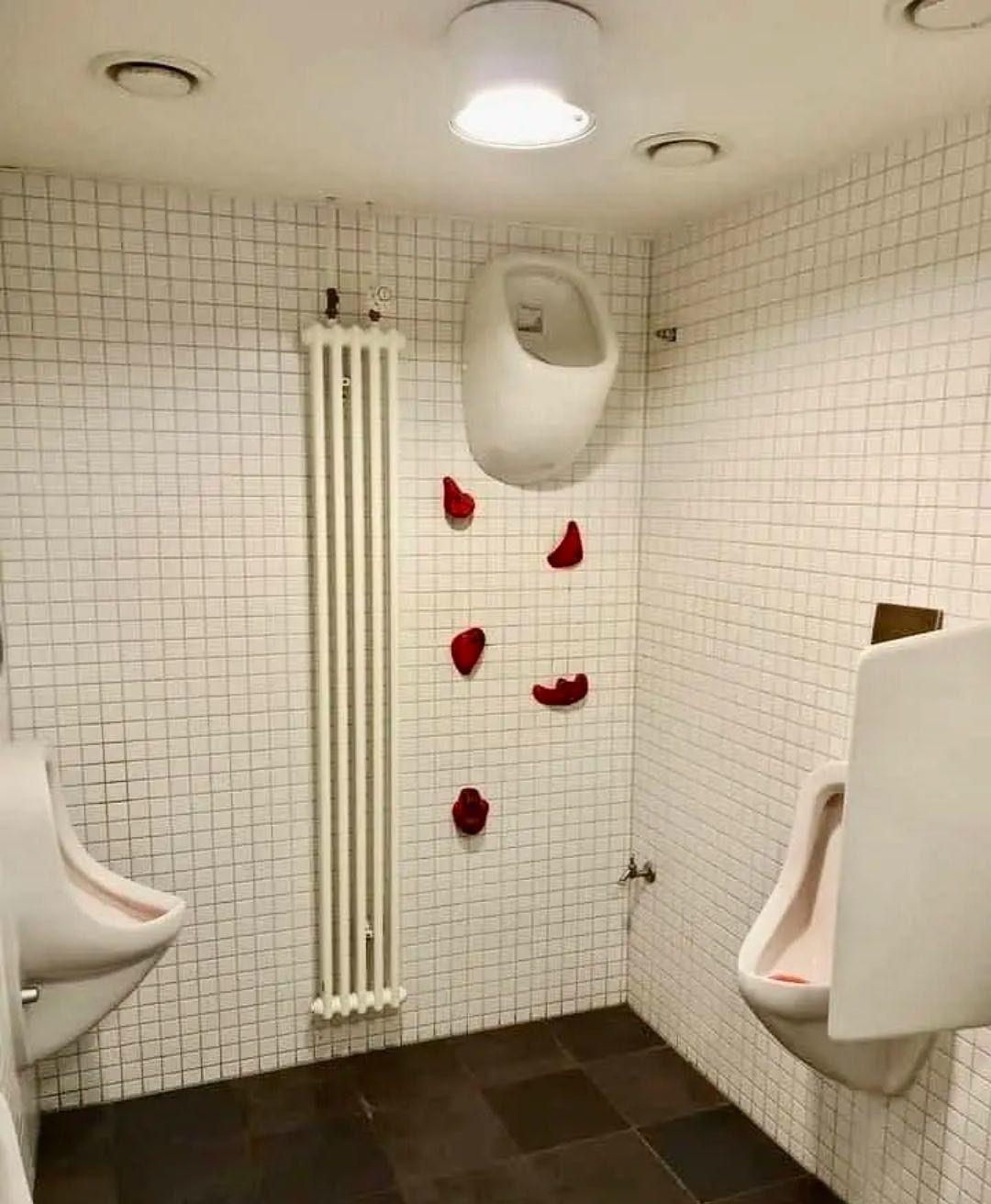 如何看待重庆网红秋千厕所被连夜拆除?你还见过哪些奇葩设计? - 知乎