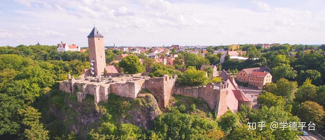 哈勒艺术和设计学院是位于德国萨克森-安哈特州哈勒市的一所艺术高等