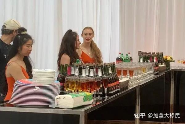 买大温最大购物中心!背后华人女企业家深圳怡景刘伟宏现身! - 知乎