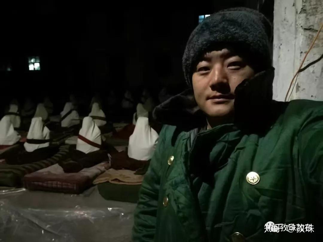 正值孜珠寺每十二年一次的大法会,要在夏季七月份召开,当时汇集包括我