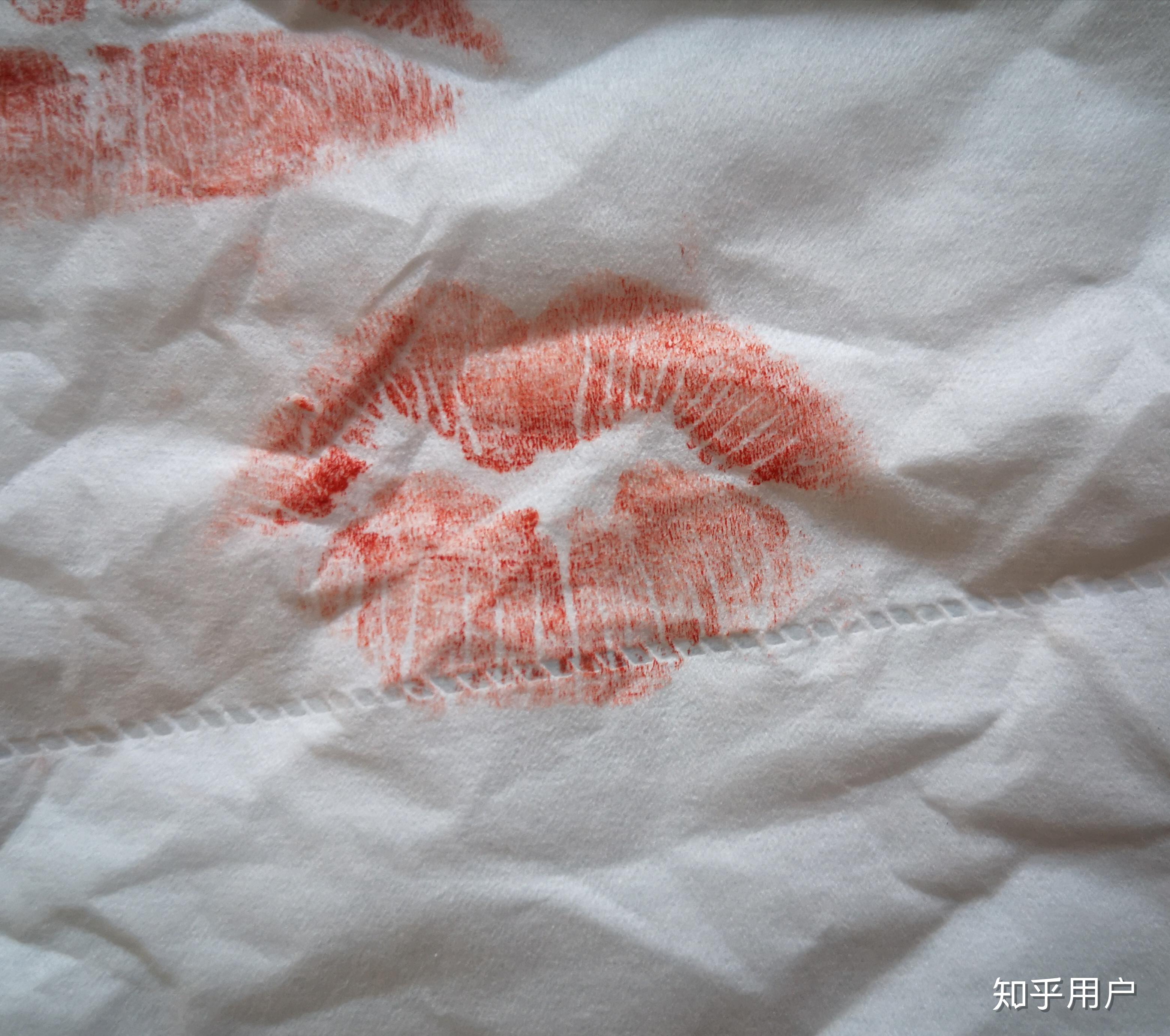 如何在纸上印出好看的唇印