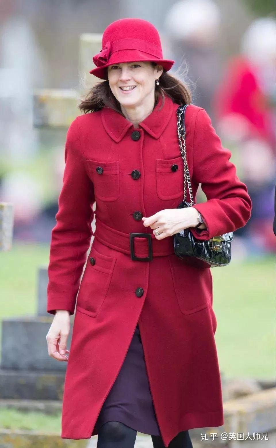 和梅丽莎一样,她也是在今年小夫妻结婚后,被安排到肯辛顿宫照顾梅根的