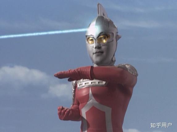 如何看待孙笑川(微博带带大师兄)用激光笔照射蔡徐坤眼睛?