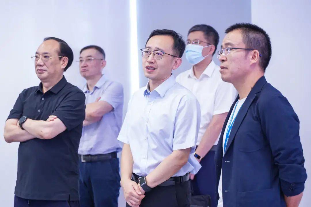 南京市商务局局长张志超一行莅临中新赛克调研