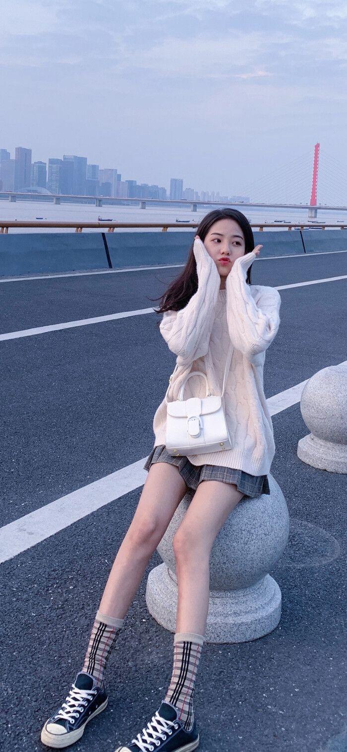 我问一下姐妹们有没有那种腿很好看的壁纸救助我很想收藏