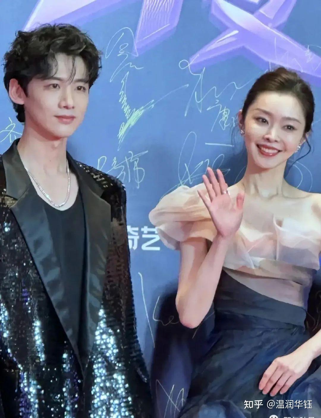 明星尴尬现场魏大勋绯闻女友罕见同台