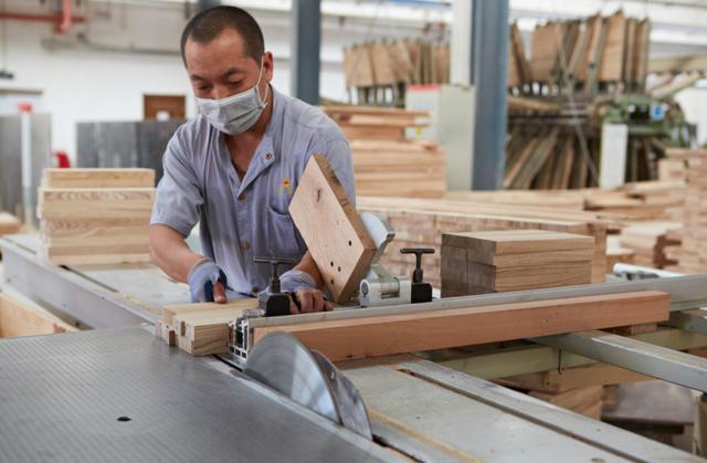 实木家具的锯解工艺