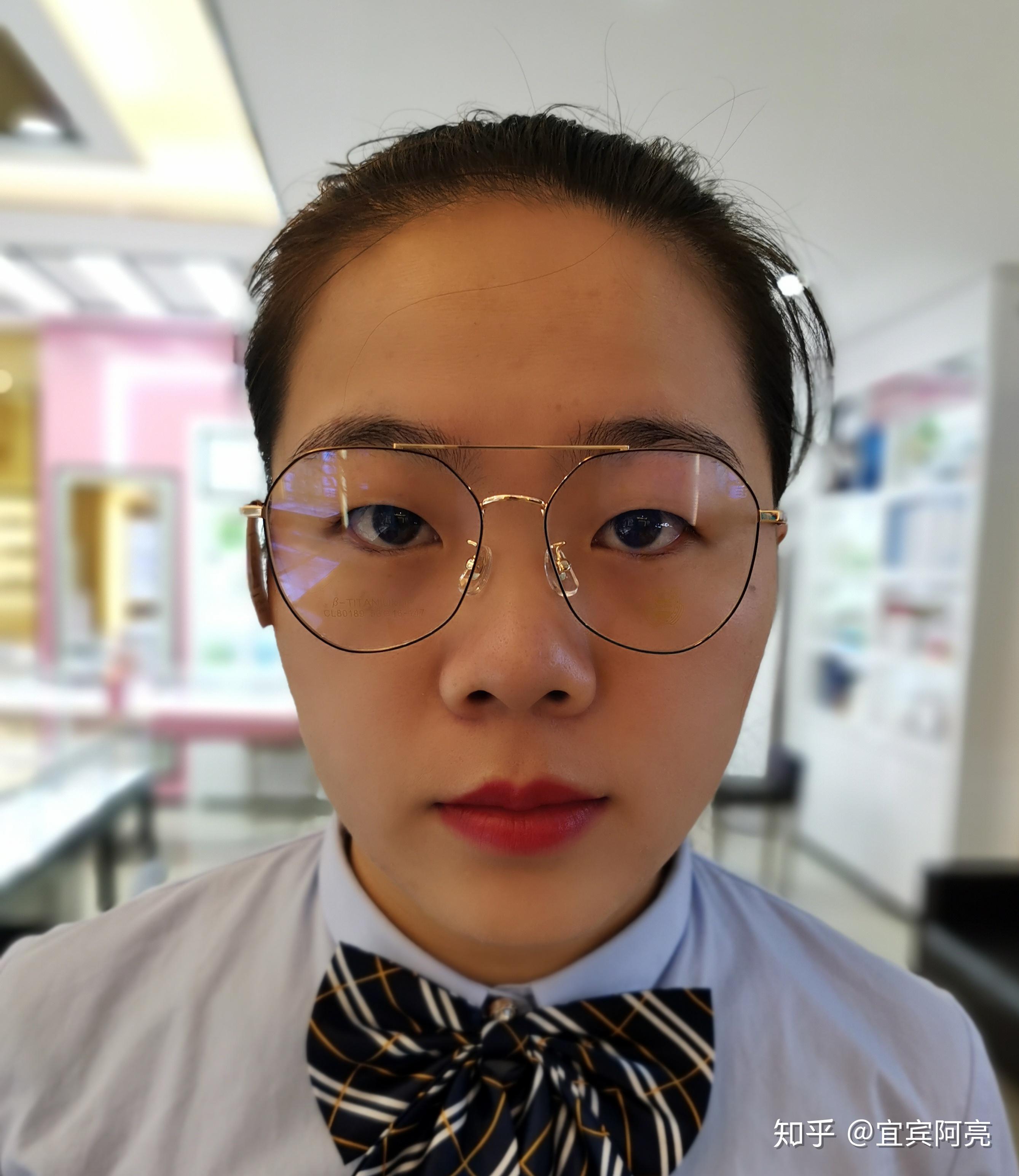 我毫不夸张的说,起码一半人以上的鼻托和鼻子不是贴合的,不信对着镜子