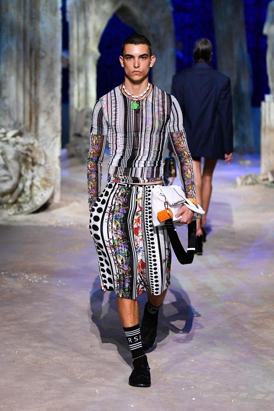 秀场分享versace2021春夏女装系列
