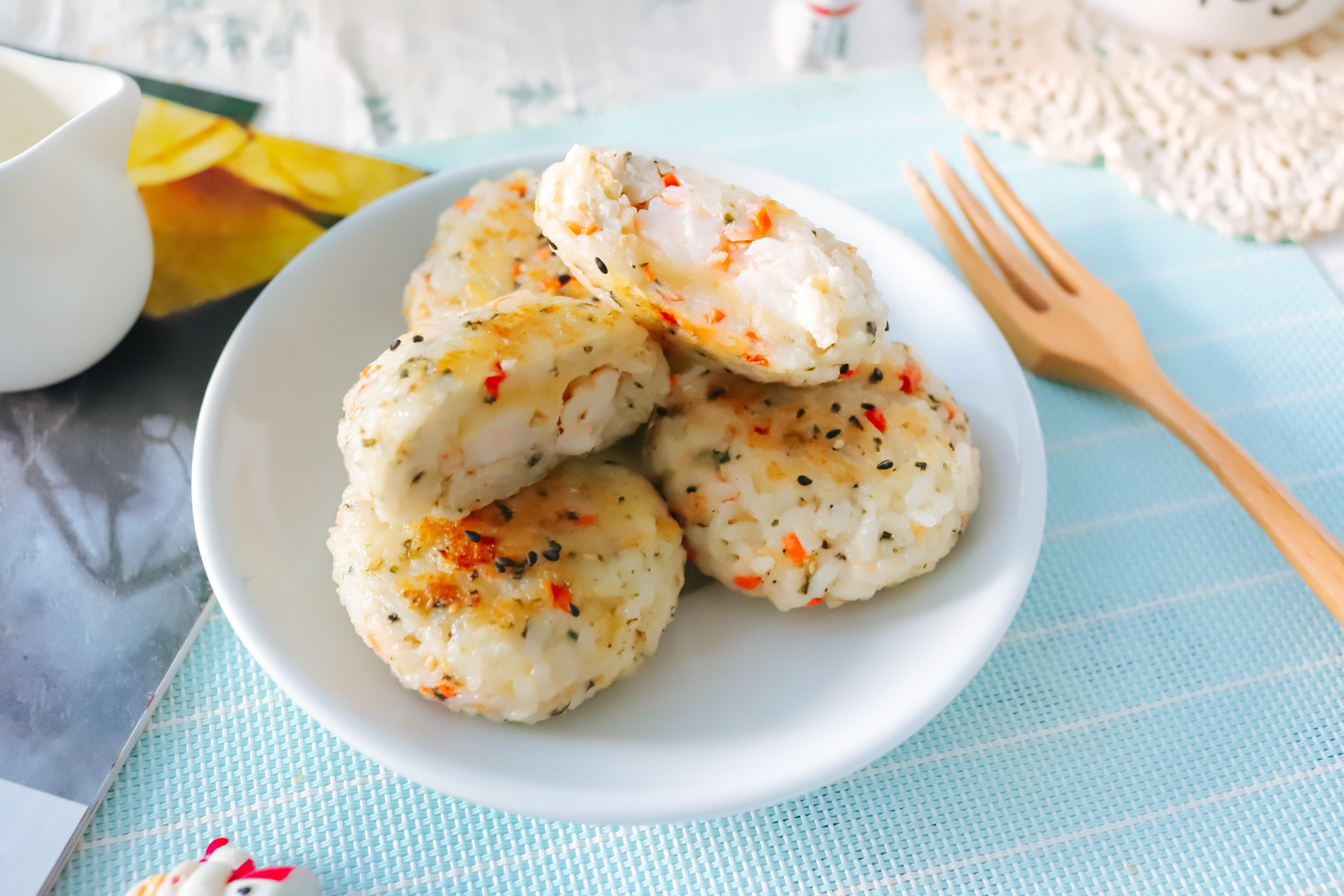 还真让我发现了一款,最近超火的鲜虾饼,听说不少吃过的都回购了.