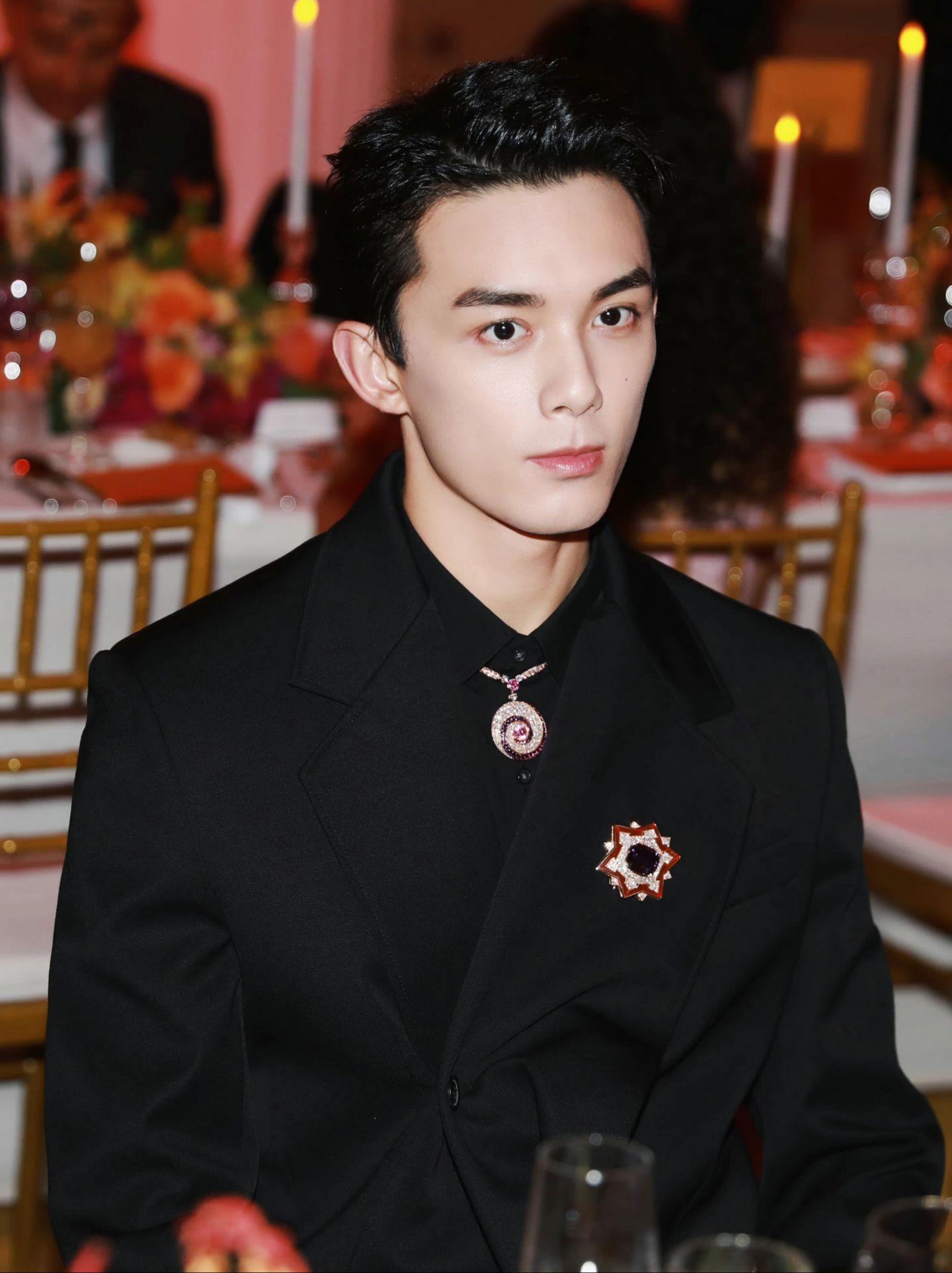 吴磊本人到底怎么样? - 知乎