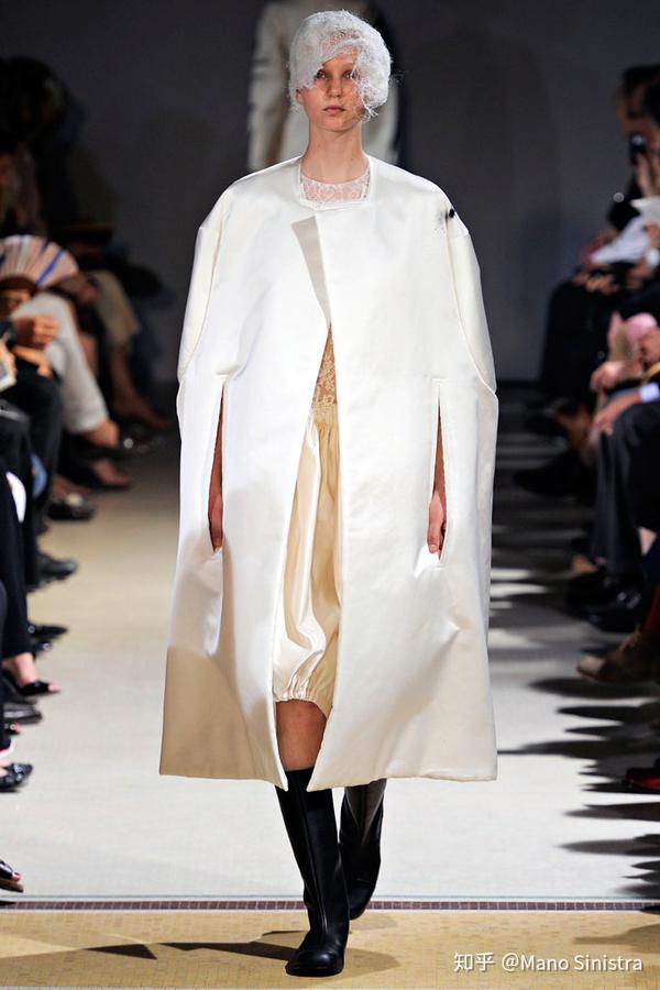 Comme des Garcons 2012 SS White Drama - 知乎