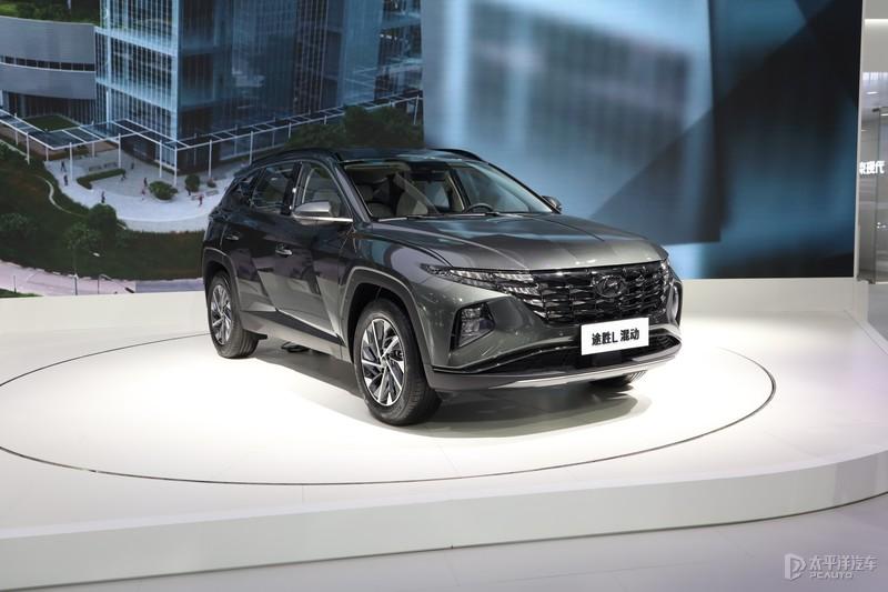 2021成都车展北京现代途胜l混动版亮相