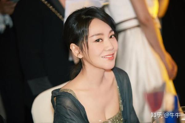 闫妮离婚16年 为何很少提到前夫 看到前夫的职业后 瞬间明白 知乎