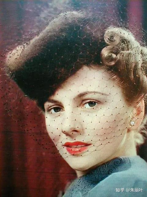 琼芳登:4次婚姻不幸福,活了96岁,与姐姐争了一辈子