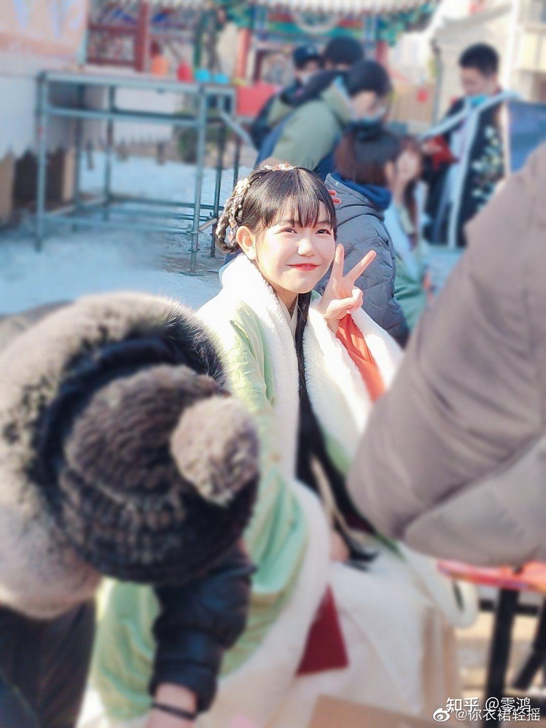 封茗囧菌的线下和微博的照片差别大码吗各位线下见过的可以说一下嘛