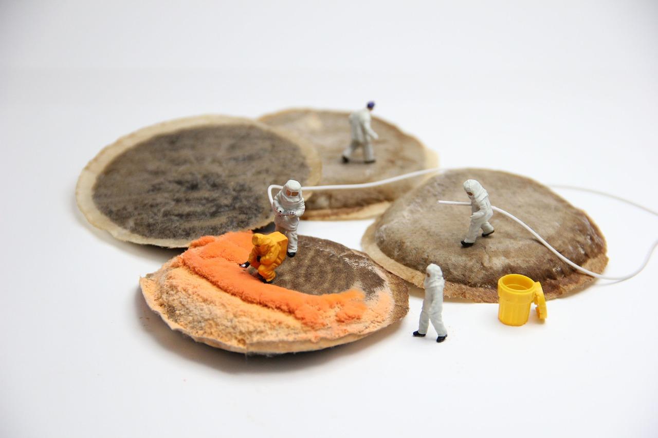 3. 模具材料选择