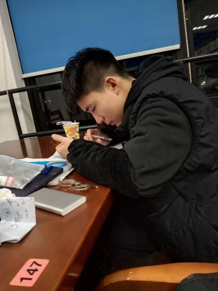 上海大学插班生张宸浩原上海应用技术大学