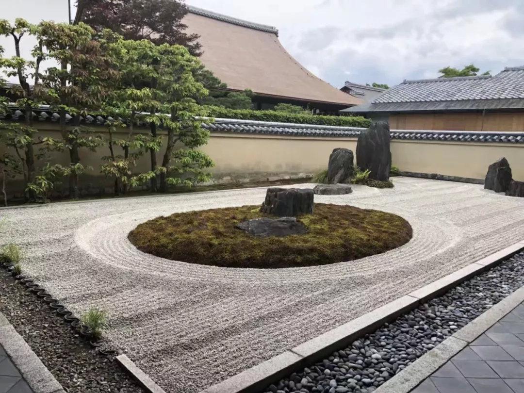 30个日式庭院设计案例，禅意之美！ - 知乎