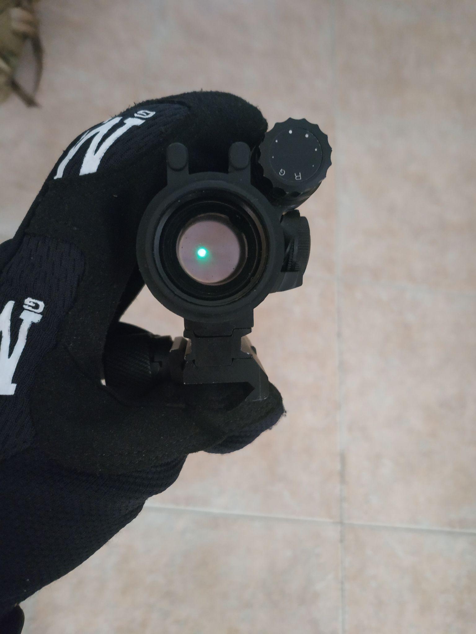 为什么绝地求生(吃鸡)中的2倍镜中文全名为【2倍红点瞄准镜】? - 知乎