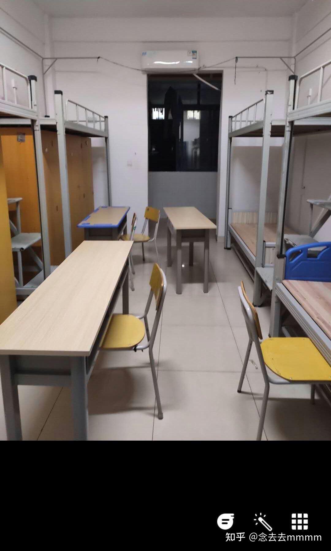 今年转公的南昌医学院小蓝校区住宿条件如何,有衣柜可以挂衣服嘛?