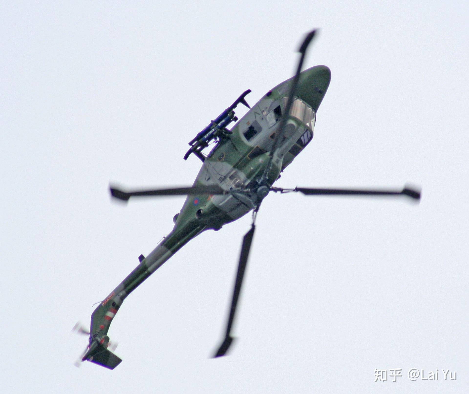 解放军「直-8L」直升机首曝光 可装载「山猫」全地形车 | 星岛日报