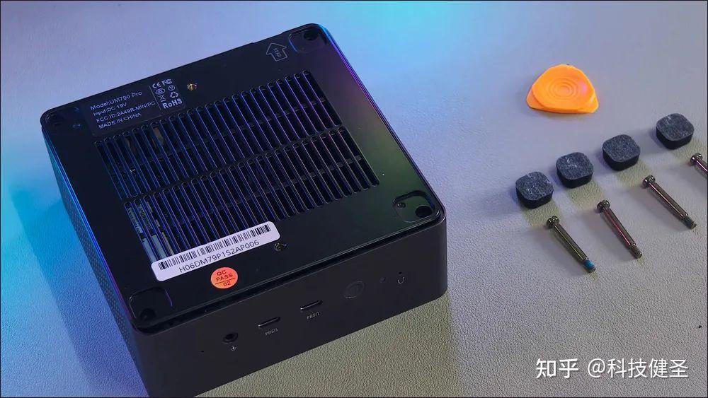 Um790 Rear 铭凡UM790Pro迷你主机评测!65W稳定输出的锐龙9 7940HS有多强? - 知乎