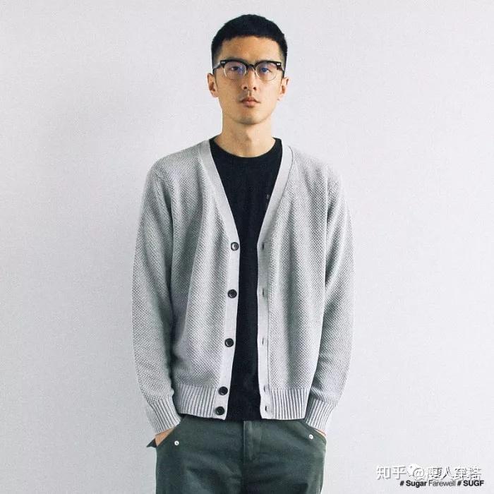 偏瘦男生怎么穿好针织开衫