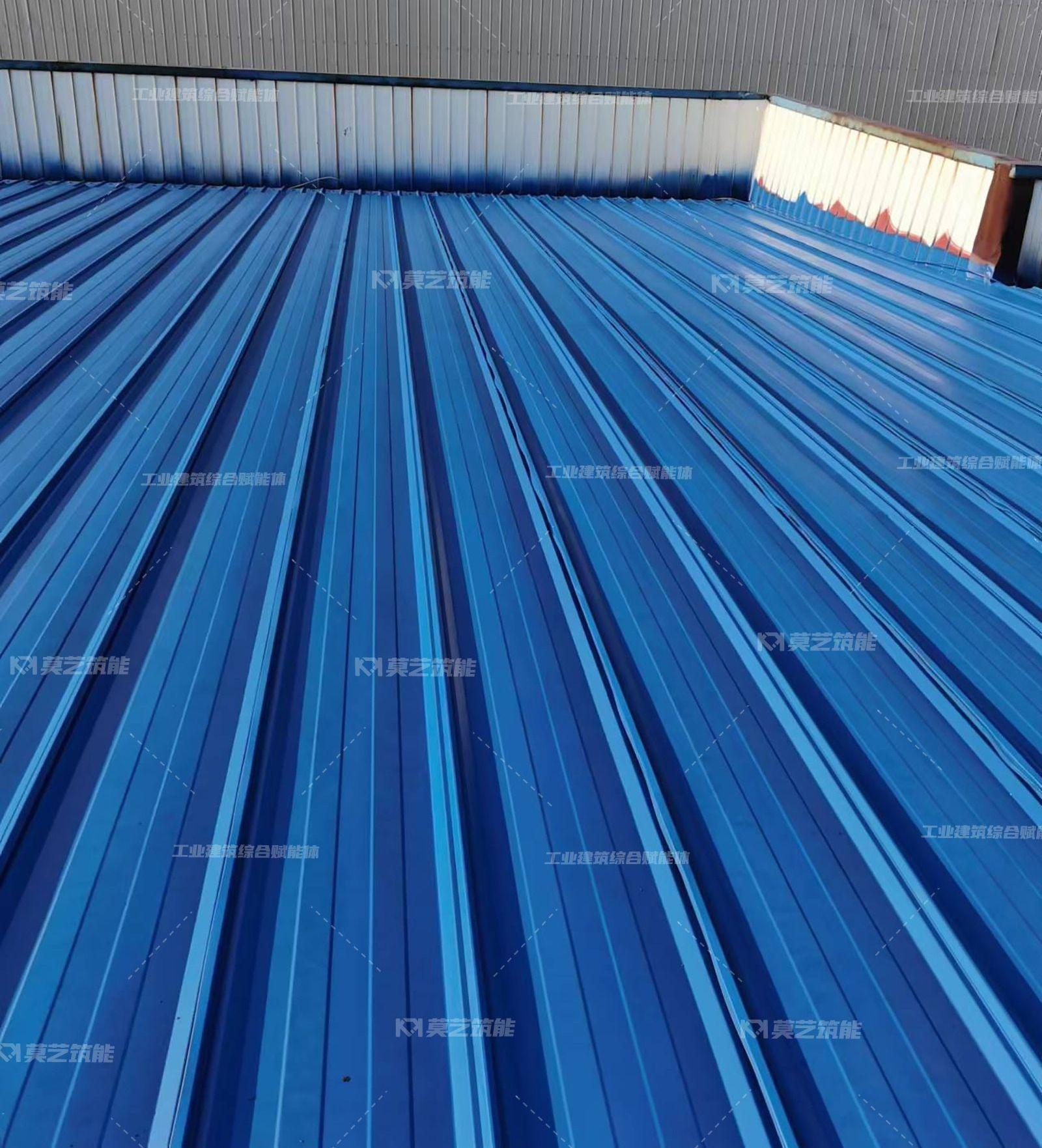 因而,施工队伍在对工业厂房彩钢瓦屋顶去锈,防腐蚀前,要先知道彩钢瓦